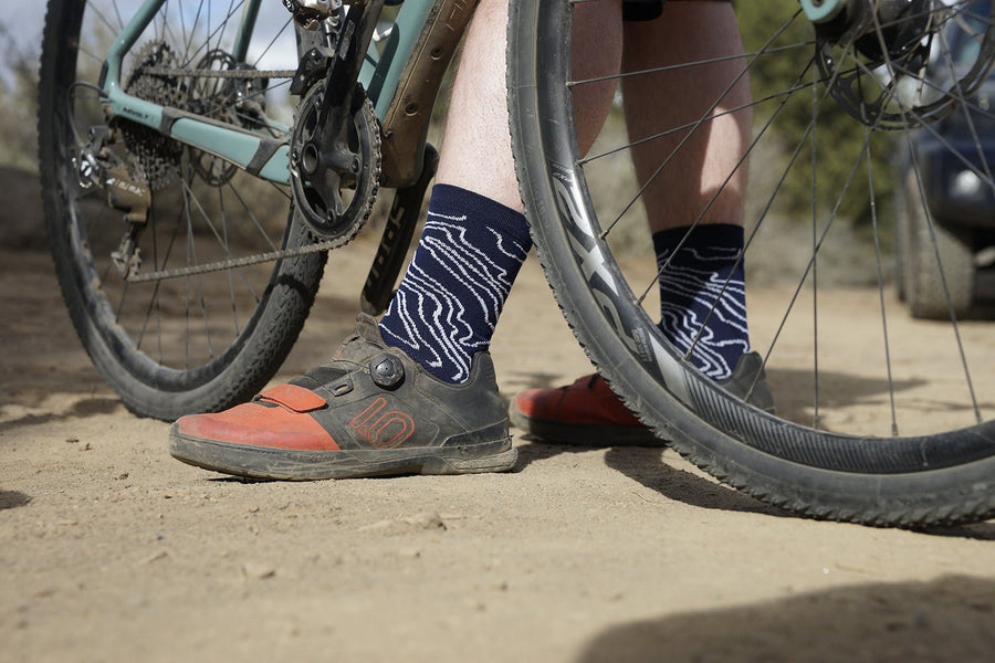 Topo Crew Cycling Socks | Aireator 6” Cuff | DeFeet